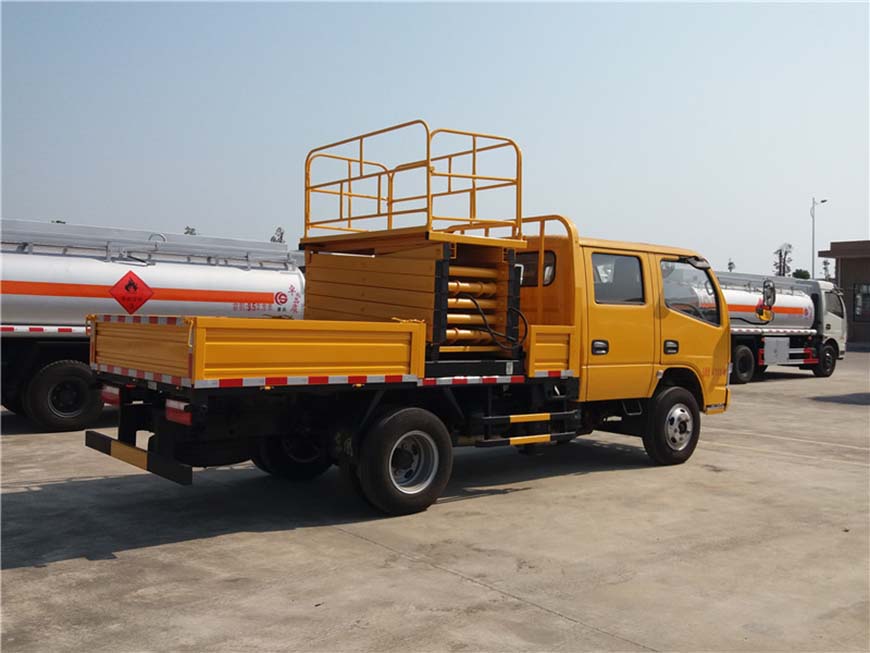 東風(fēng)8米、10米升降平臺車